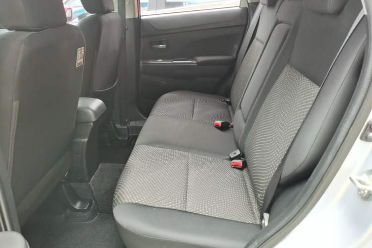 Used Mitsubishi ASX 2013 2.0L CVT Two-Wheel Drive Elite Edition Left Rear Seat