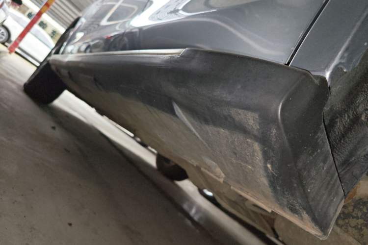 Used Mitsubishi ASX 2013 2.0L CVT Two-Wheel Drive Elite Edition Left Side Sill