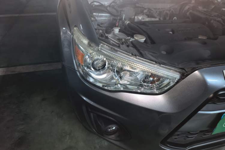 Used Mitsubishi ASX 2013 2.0L Manual Two-Wheel Drive Comfort Edition Right Front Headlight