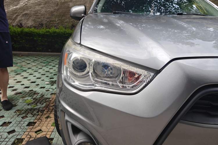 Used Mitsubishi ASX 2013 2.0L Manual Two-Wheel Drive Comfort Edition Right Front Headlight