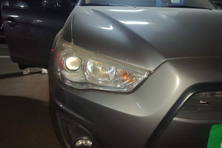 Used Mitsubishi ASX 2013 1.6L Manual Two-Wheel Drive Standard Edition Right Front Headlight