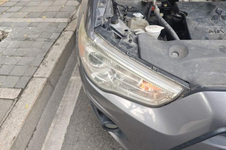Used Mitsubishi ASX 2013 1.6L Manual Two-Wheel Drive Standard Edition Right Front Headlight