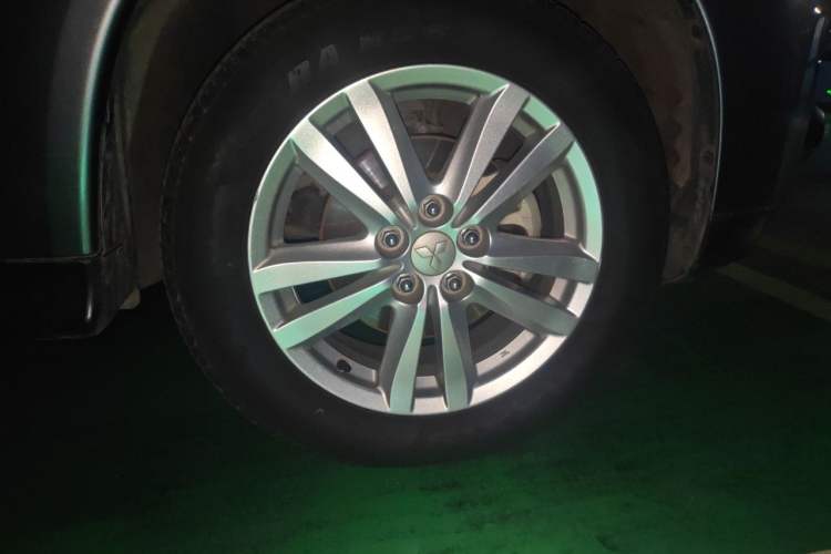 Used Mitsubishi ASX 2013 2.0L CVT 4x4 Flagship Edition Right Front Wheel Hub