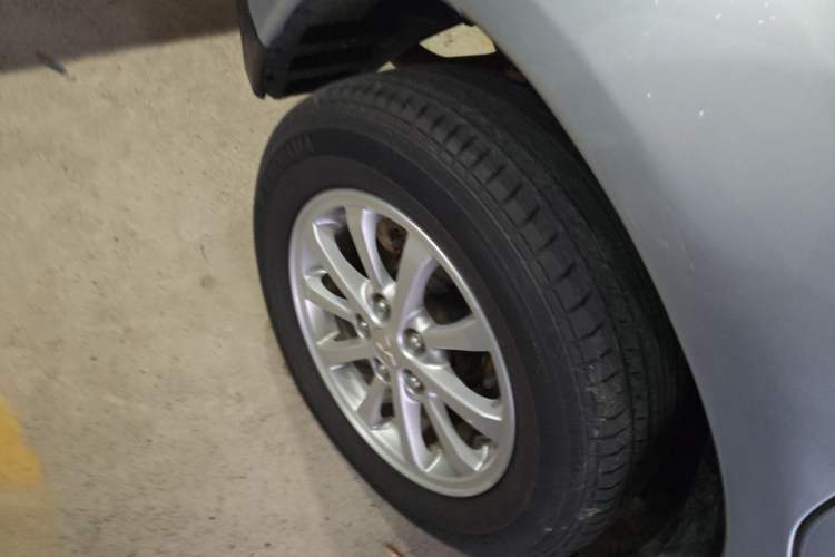 Used Mitsubishi ASX 2013 2.0L CVT Two-Wheel Drive Elite Edition Right Rear Wheel Hub