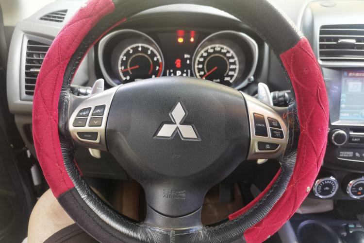 Used Mitsubishi ASX 2013 2.0L CVT Four-Wheel Drive Premium Edition Steering Wheel