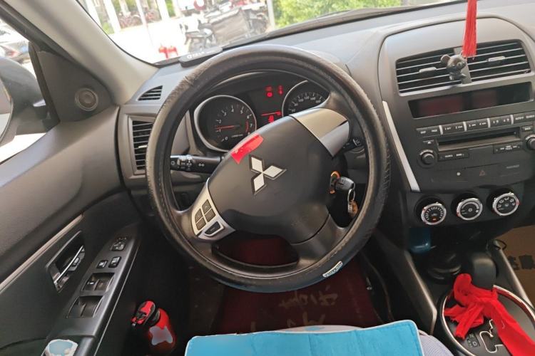 Used Mitsubishi ASX 2013 2.0L CVT Two-Wheel Drive Elite Edition Steering Wheel