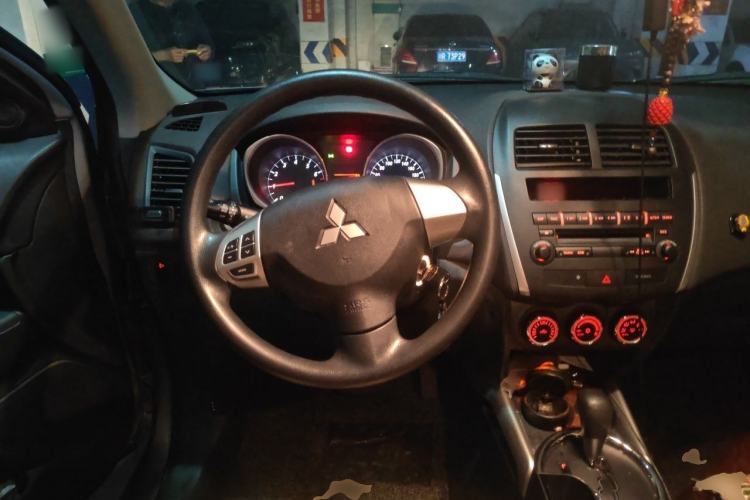 Used Mitsubishi ASX 2013 2.0L CVT Two-Wheel Drive Elite Edition Steering Wheel