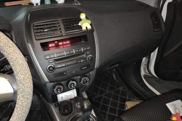 Used Mitsubishi ASX 2013 1.6L Manual Two-Wheel Drive Standard Edition Audio And AC Panel