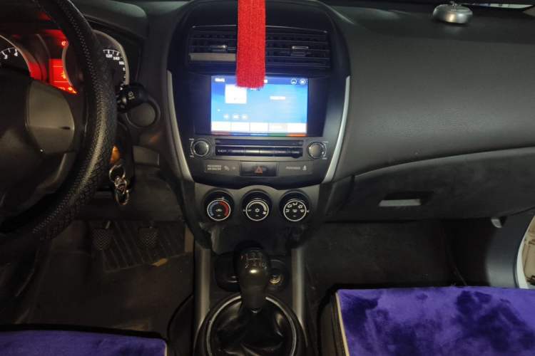 Used Mitsubishi ASX 2013 1.6L Manual Two-Wheel Drive Standard Edition Audio And AC Panel