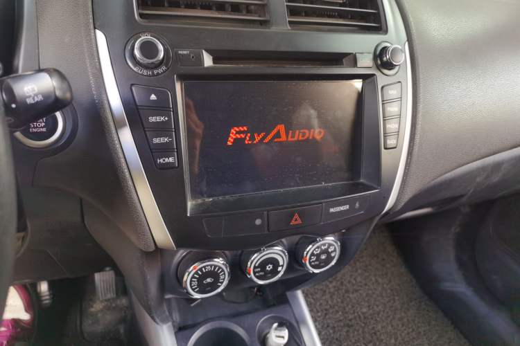 Used Mitsubishi ASX 2013 2.0L CVT Four-Wheel Drive Premium Edition Audio And AC Panel