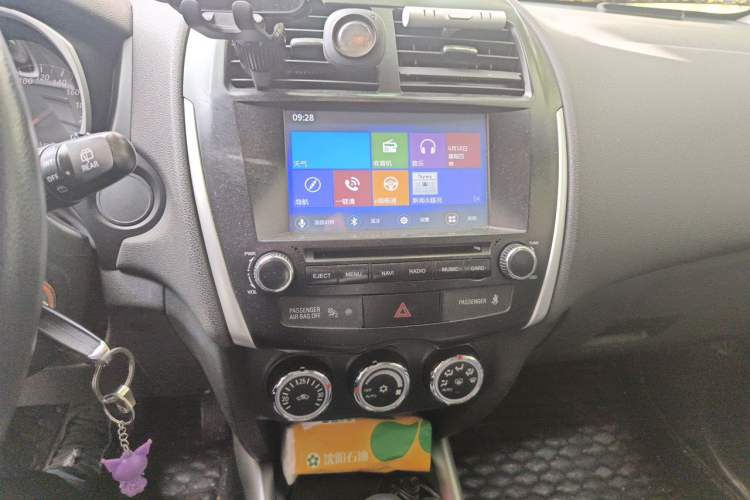 Used Mitsubishi ASX 2013 2.0L CVT Two-Wheel Drive Elite Edition Audio And AC Panel