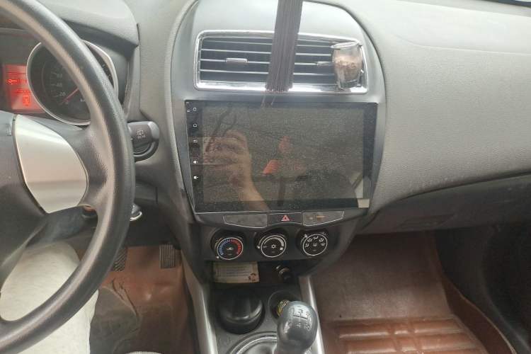 Used Mitsubishi ASX 2013 1.6L Manual Two-Wheel Drive Standard Edition Audio And AC Panel