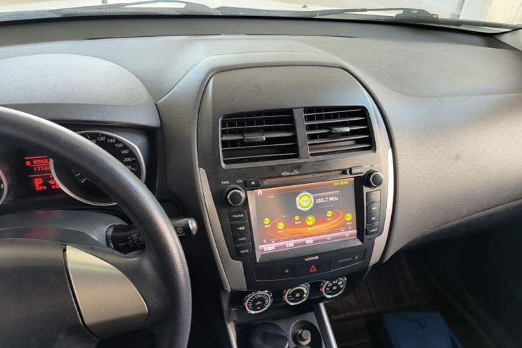 Used Mitsubishi ASX 2013 2.0L CVT Two-Wheel Drive Elite Edition Audio And AC Panel