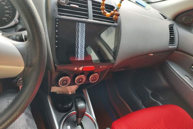 Used Mitsubishi ASX 2013 2.0L CVT Two-Wheel Drive Elite Edition Audio And AC Panel