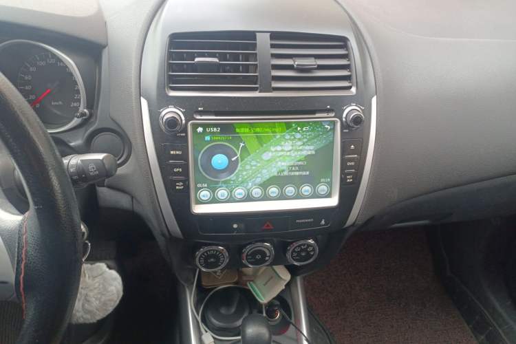 Used Mitsubishi ASX 2013 2.0L CVT Two-Wheel Drive Elite Edition Audio And AC Panel