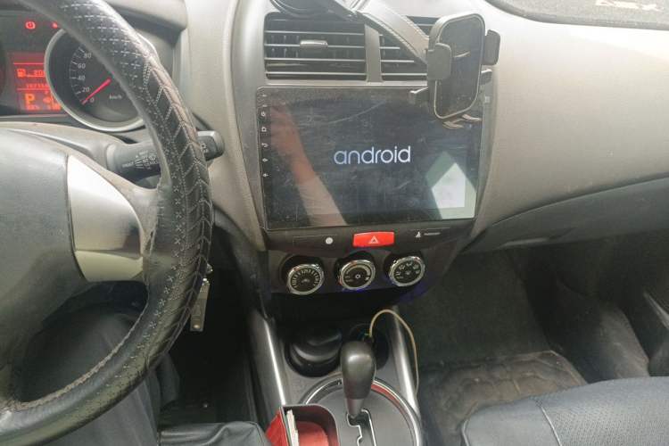 Used Mitsubishi ASX 2013 2.0L CVT Two-Wheel Drive Elite Edition Audio And AC Panel