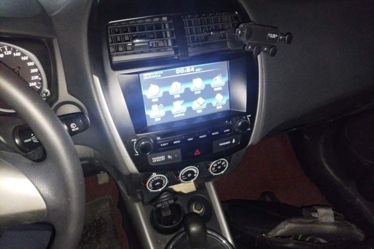 Used Mitsubishi ASX 2013 2.0L CVT Two-Wheel Drive Elite Edition Audio And AC Panel