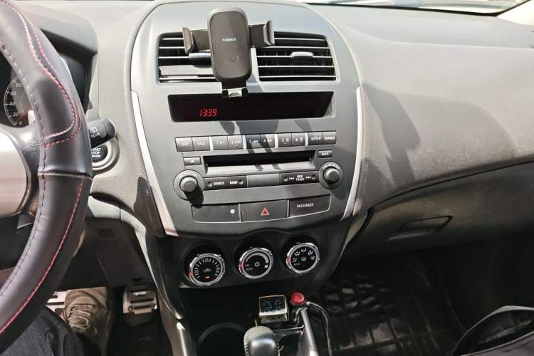 Used Mitsubishi ASX 2013 2.0L CVT Two-Wheel Drive Luxury Edition Audio And AC Panel