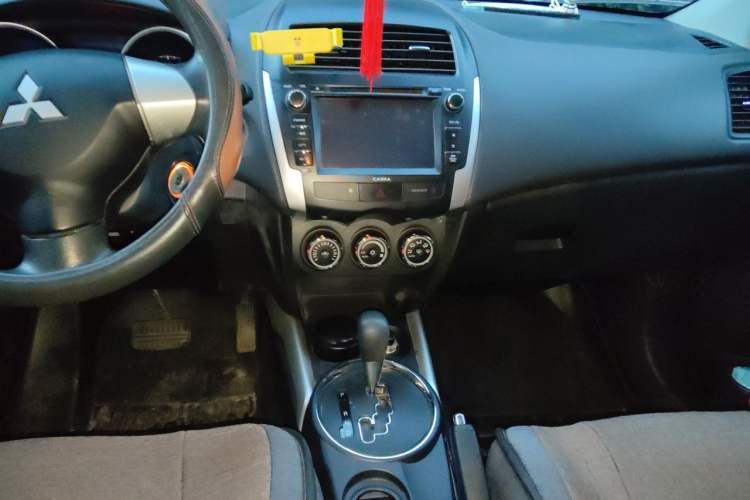 Used Mitsubishi ASX 2013 2.0L CVT Two-Wheel Drive Elite Edition Audio And AC Panel