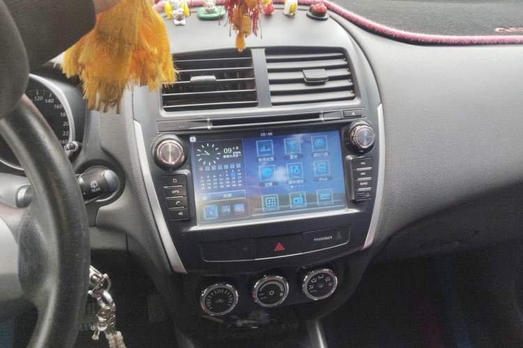 Used Mitsubishi ASX 2013 2.0L CVT Two-Wheel Drive Elite Edition Audio And AC Panel