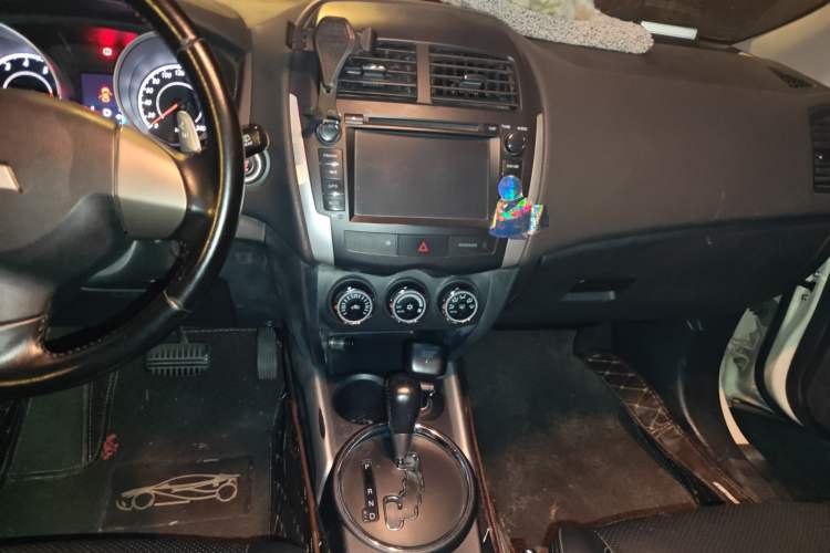 Used Mitsubishi ASX 2013 2.0L CVT Two-Wheel Drive Luxury Edition Audio And AC Panel