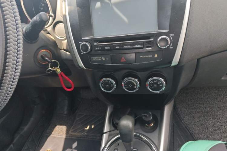 Used Mitsubishi ASX 2013 2.0L CVT Two-Wheel Drive Elite Edition Audio And AC Panel