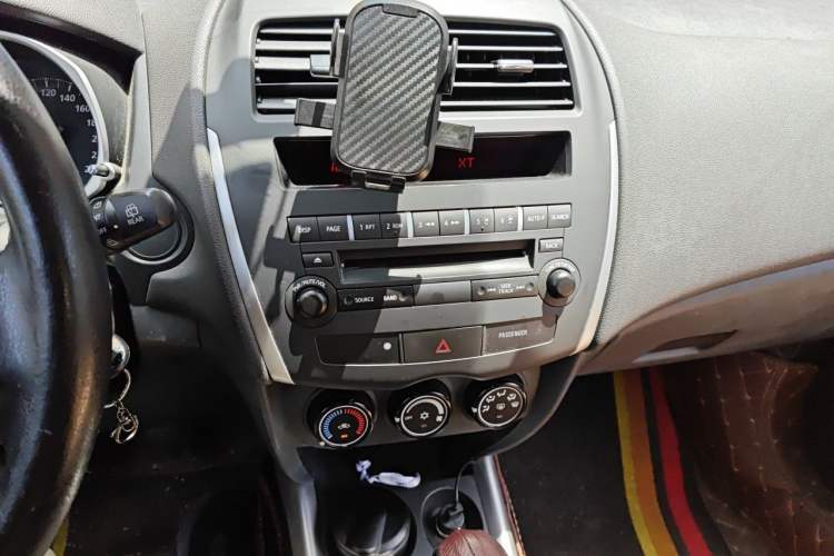 Used Mitsubishi ASX 2013 1.6L Manual Two-Wheel Drive Standard Edition Audio And AC Panel