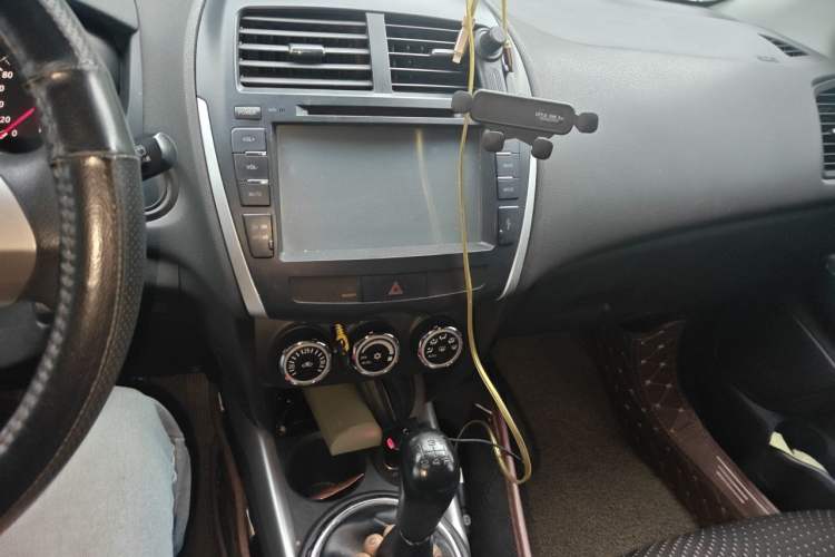 Used Mitsubishi ASX 2013 2.0L Manual Two-Wheel Drive Comfort Edition Audio And AC Panel