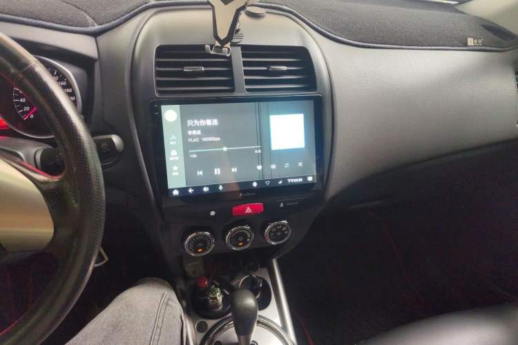 Used Mitsubishi ASX 2013 2.0L CVT Two-Wheel Drive Elite Edition Audio And AC Panel