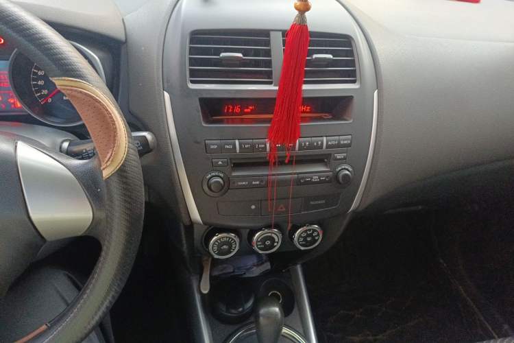 Used Mitsubishi ASX 2013 2.0L CVT Two-Wheel Drive Elite Edition Audio And AC Panel