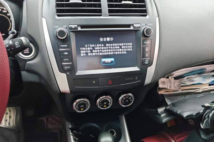 Used Mitsubishi ASX 2013 2.0L CVT Four-Wheel Drive Premium Edition Audio And AC Panel