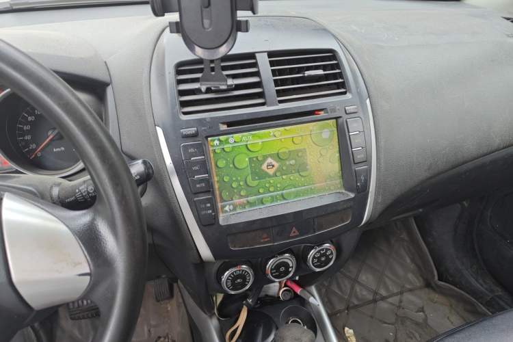 Used Mitsubishi ASX 2013 2.0L CVT Two-Wheel Drive Elite Edition Audio And AC Panel