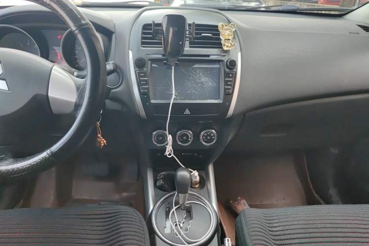 Used Mitsubishi ASX 2013 2.0L CVT Two-Wheel Drive Elite Edition Audio And AC Panel