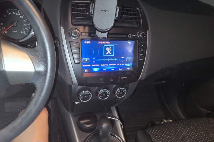 Used Mitsubishi ASX 2013 2.0L CVT Two-Wheel Drive Elite Edition Audio And AC Panel