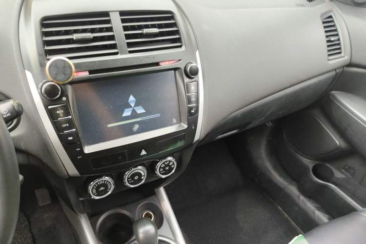 Used Mitsubishi ASX 2013 2.0L CVT Two-Wheel Drive Elite Edition Audio And AC Panel