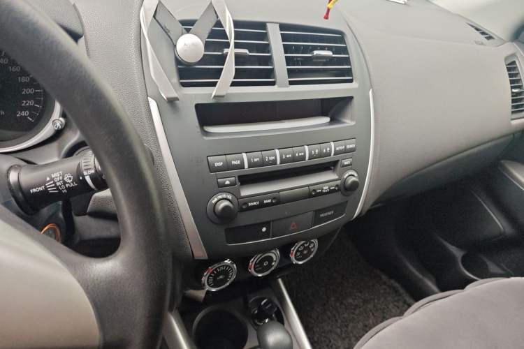 Used Mitsubishi ASX 2013 2.0L CVT Two-Wheel Drive Elite Edition Audio And AC Panel