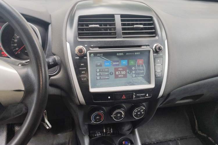 Used Mitsubishi ASX 2013 1.6L Manual Two-Wheel Drive Standard Edition Audio And AC Panel