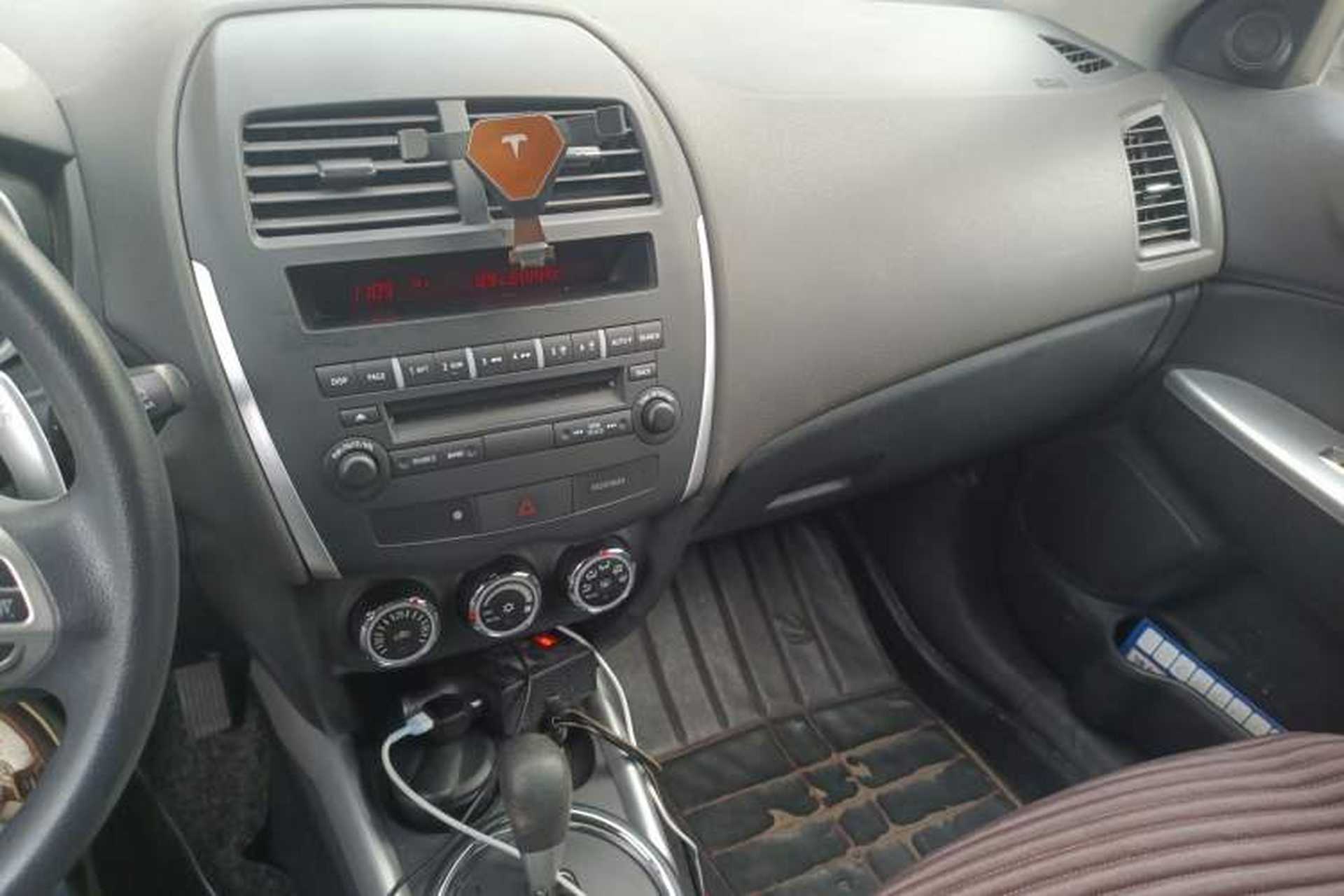 Used Mitsubishi ASX 2013 2.0L CVT Four-Wheel Drive Premium Edition Audio And AC Panel