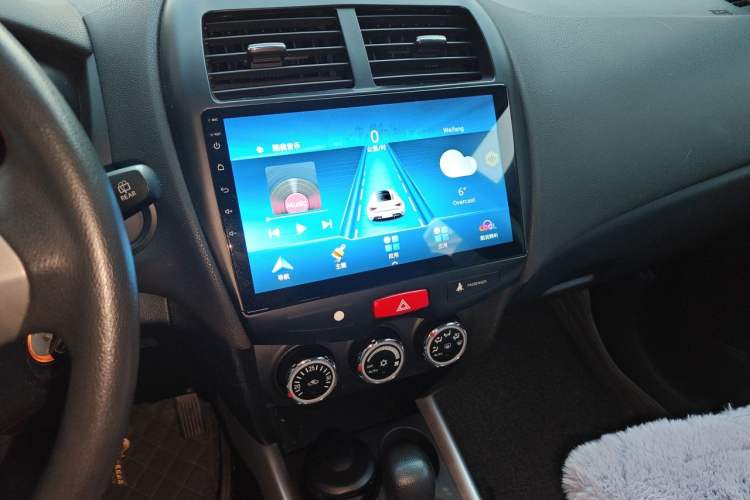 Used Mitsubishi ASX 2013 2.0L CVT Two-Wheel Drive Elite Edition Audio And AC Panel