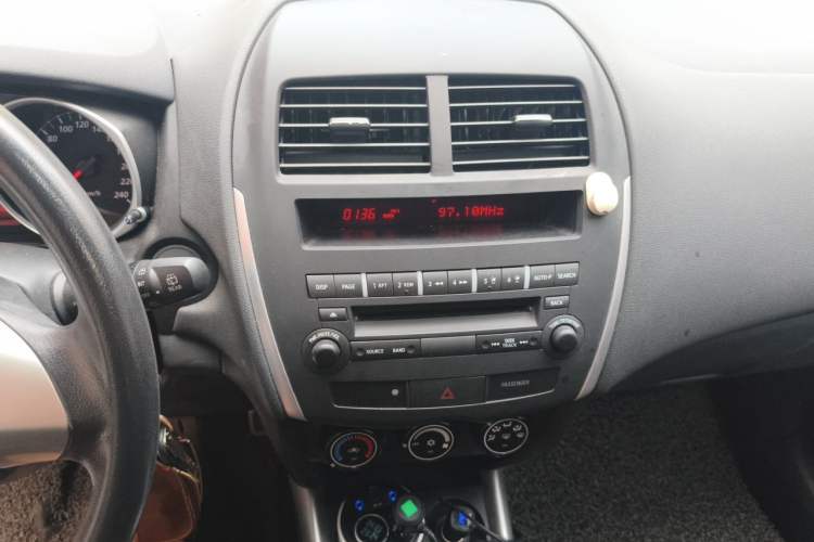 Used Mitsubishi ASX 2013 1.6L Manual Two-Wheel Drive Standard Edition Audio And AC Panel