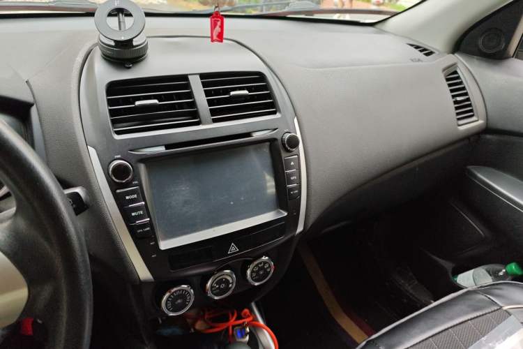 Used Mitsubishi ASX 2013 2.0L CVT Two-Wheel Drive Elite Edition Audio And AC Panel
