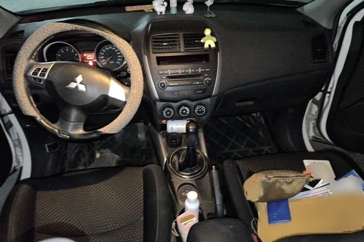 Used Mitsubishi ASX 2013 1.6L Manual Two-Wheel Drive Standard Edition Center Console