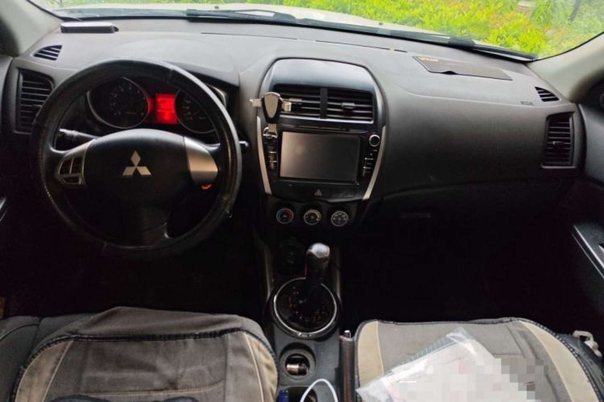 Used Mitsubishi ASX 2013 1.6L Manual Two-Wheel Drive Standard Edition Center Console