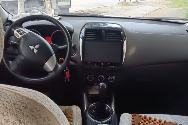 Used Mitsubishi ASX 2013 1.6L Manual Two-Wheel Drive Standard Edition Center Console