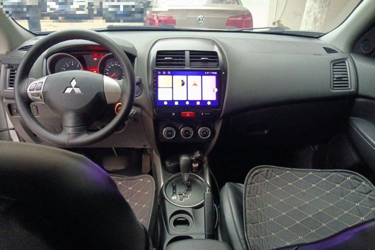 Used Mitsubishi ASX 2013 2.0L CVT Two-Wheel Drive Elite Edition Center Console