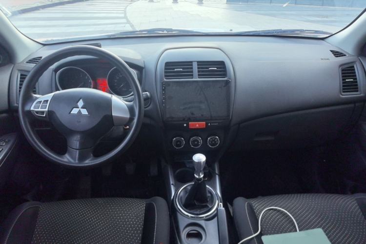 Used Mitsubishi ASX 2013 2.0L Manual Two-Wheel Drive Comfort Edition Center Console