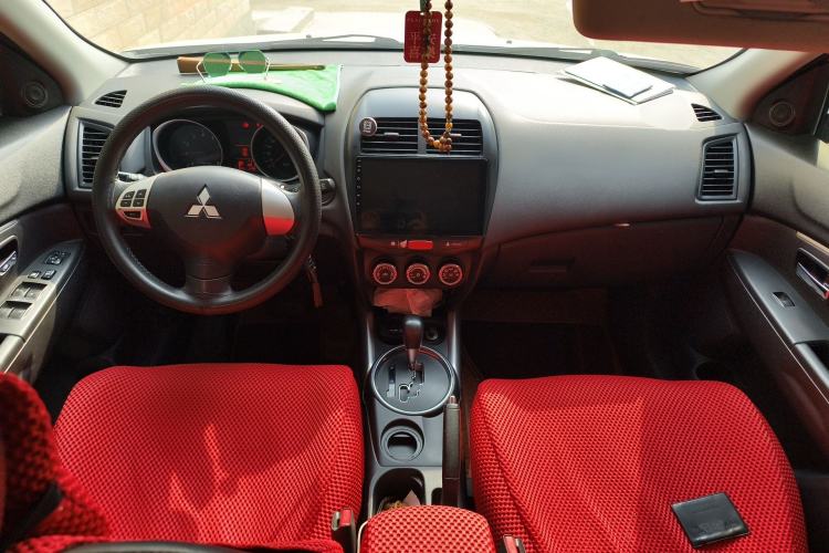 Used Mitsubishi ASX 2013 2.0L CVT Two-Wheel Drive Elite Edition Center Console