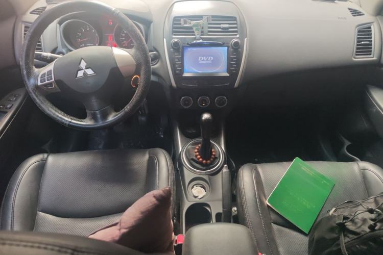 Used Mitsubishi ASX 2013 2.0L Manual Two-Wheel Drive Comfort Edition Center Console