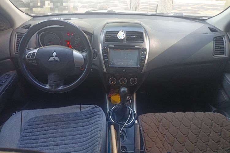 Used Mitsubishi ASX 2013 2.0L Manual Two-Wheel Drive Comfort Edition Center Console