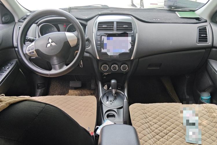 Used Mitsubishi ASX 2013 2.0L CVT Two-Wheel Drive Elite Edition Center Console